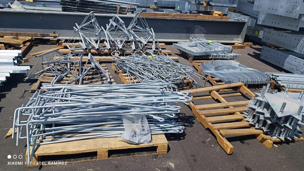 Herrajes y accesorios de telecomunicaciones fabricados por SOLET
